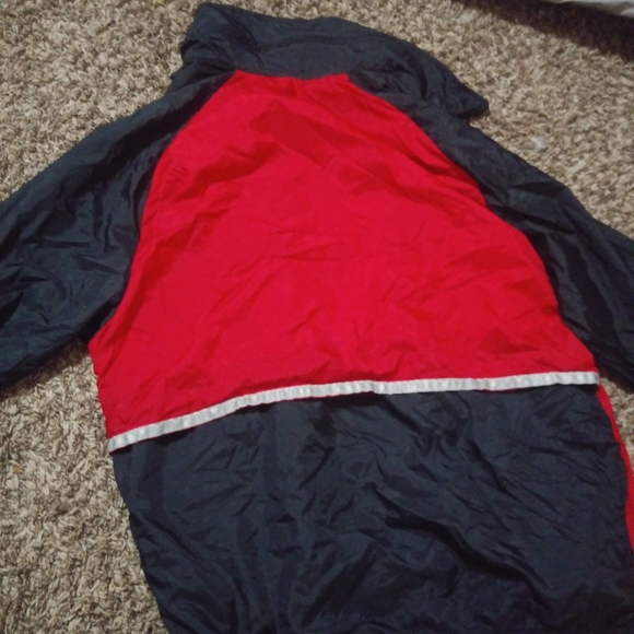 Windbreaker - Picture 4 of 5